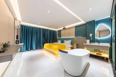 Yaslite Light - Luxury Hotel (Siqian Town, Jiangmen Branch) Hotel dekat Chenchong Ferry