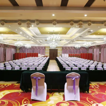 Yeste International Hotel (Yulin Bobai Baozhongbao Pedestrian Street)