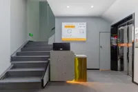 Yizhihua Smart Hotel (Wanyu Pedestrian Street)