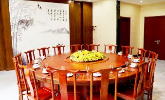 Huangmei Wuzu Jiayuan Hotel (Wuzu Town Branch)