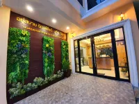 Usabai Riverside Boutique Hotel Hotels near Phorpan Orchard - สวนเพราะพรรณ