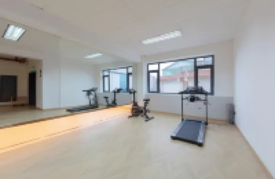 Tongren Grand Hotel (Tongren High-speed Railway Station Ancient City Pedestrian Street Branch)