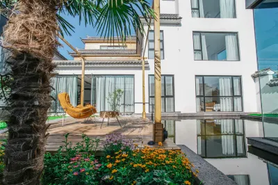 Floral Lux Hotel· YunGuGuiShu Designer Homestay (Dali Ancient City Branch)