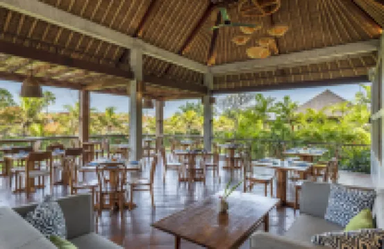 阿迪瓦娜比斯瑪酒店