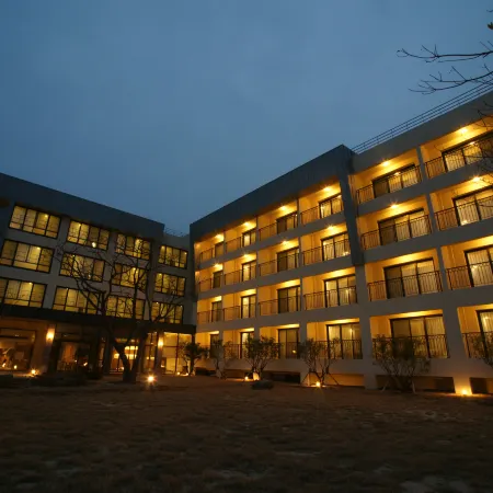 IlleInn Hotel Отели рядом с достопримечательностью «Храм Попхваса»