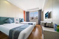 Luohe Jingyue creative Hotel