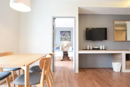 Blue Rabbit Hotel Отели в г. Чантхабури