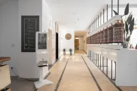Square Hotel - 5-Star