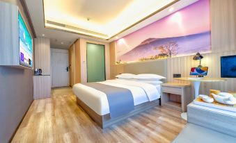 Urban Light Hotel (Kunming South Railway Station Chunrong Street Subway Station)