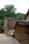 Lulujia Homestay (Linzhou Taohuagu Scenic Area)