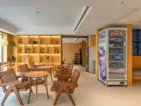 Chengdu Xinghe Hotel (Honggao Road Metro Xihua University Branch) Hotels near Pidu District