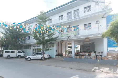 RedDoorz at Fat J Apartelle Mactan