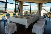 Zhao Su Shidigongyuan Tian Ma Yu He Yeshe Camp