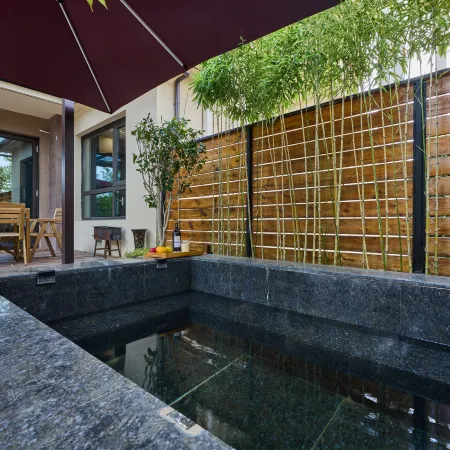 Taibai Mountain is not late · Riverside Pool Home