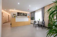 Lanwan Homestay (Qingfangcheng Subway Station)