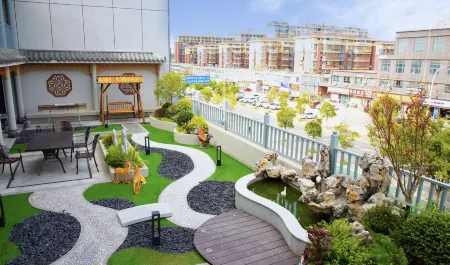 LanOuShangPin Hotel (Funing Development Zone Avenue Xiangyang East Road) Отели в г. Фунин