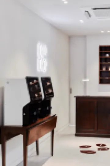 โฮเทล ดริปแอนด์ดรอป, มยองดง