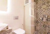 Leonis Hotel - balcón