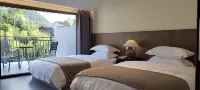 Youbian Homestay (Border City Chadong Scenic Area) - parking