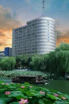 Rebecca Hotel (Xuchang Caowei Ancient Town Pangdonglai Times Square) Hôtels à proximité de : Xuchang Radio and TV University
