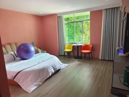 Luojiang District Yuemanyi Hotel (Industrial Science and Technology College) Отели рядом с достопримечательностью «Sichuan Institute of Technology (Luojiang Campus)»