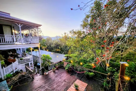 Bellingen Belfry Guesthouse Отели в г. Фернмаунт