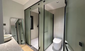 Xilaiden guanshan Modern Courtyard Light Luxury Accommodation (Wangxian Valley Scenic Area Store)