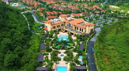 Yuetianxia Hot Spring Hotel