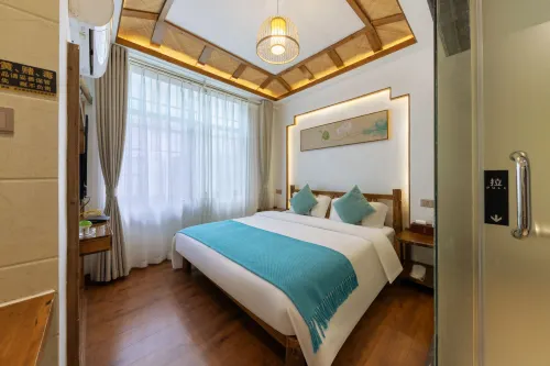 Jingxuan Zhenpin Inn (Fenghuang Ancient Town Hongqiao)