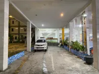New Wijaya Hotel - Parking