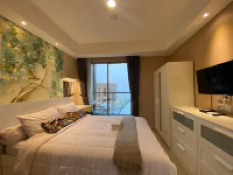 Comfort and Luxury Private Room at Goldcoast PIK Hotels near Mangrove Forest