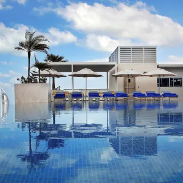 Grand Cosmopolitan Hotel