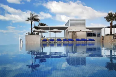 그랜드 코스모폴리탄 호텔  호텔