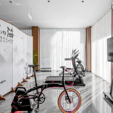Yalongwan Hotel (Dali High-speed Railway Station Erhai Park)