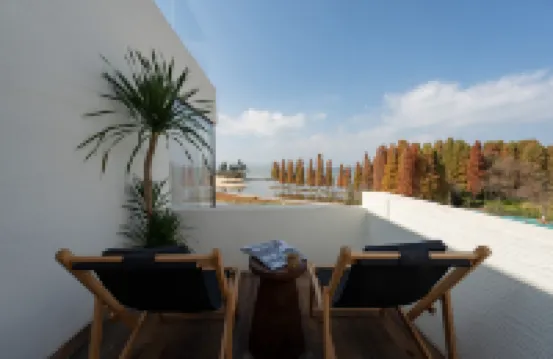 RIGHT BANK RESORT HOTEL