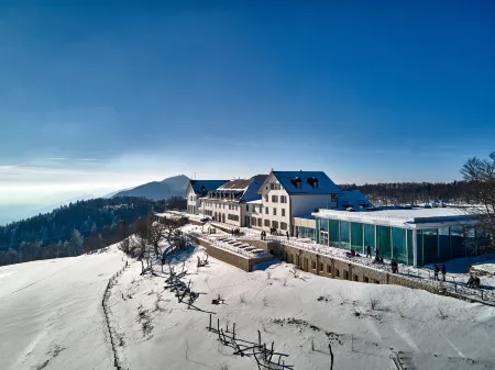 Hotel Weissenstein Отели рядом с достопримечательностью «La Cave»