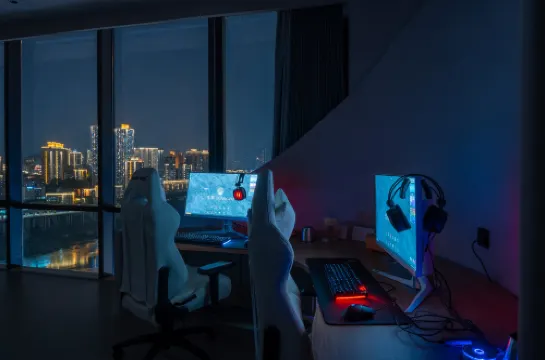 光致·拾鎏雲端江景電競酒店