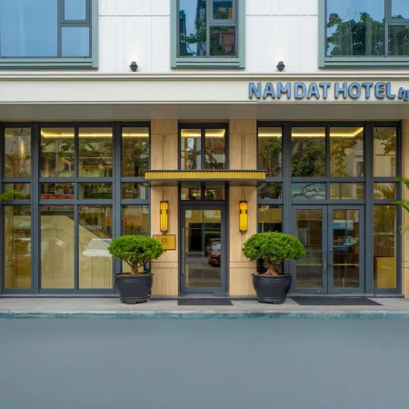 Nam Dat Hotel by D'Lecia Ha Long Отели рядом с достопримечательностью «Бухта Халонг»