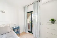 BnB Homes Stylish Apartments 50 m away from the Ocean & Lush Nature