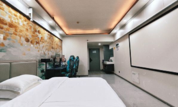 To ZhenCarry E-sports Hotel (Donghai Branch)