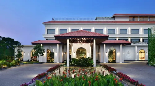 포트 무지리스, 어 트리뷰트 포트폴리오 호텔 바이 메리어트 본보이, 코치