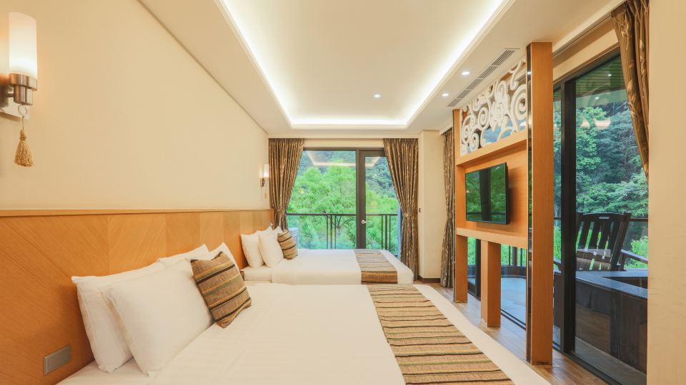 Sunrise Spring Hotel