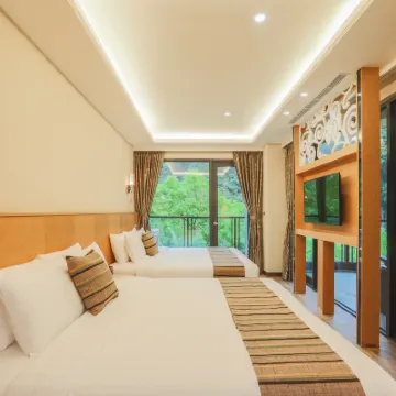 Sunrise Spring Hotel Hotels near Taiya Museum