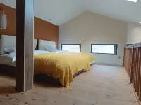 Qingyun Posthouse. Stay in the Cloudy Mountains