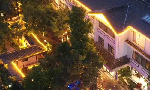 Wanqing Zhenyuan Hotel