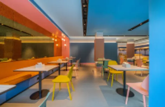 Boyi Hotel (Jiangshan City Sports Center)