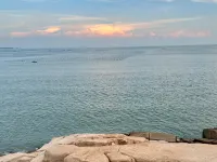 Dazzling·Yueqinhai Resort - Beach