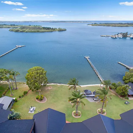 Moby Dick Waterfront Resort Motel