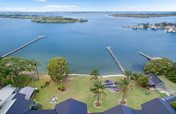 莫比迪克河畔汽車旅館