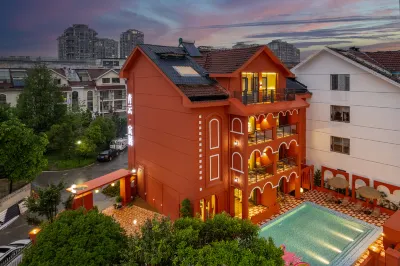 Jingdezhen Qiyun Qingyun · Chenju Cyan Swimming Pool Villa (Taoxichuan Cultural and Creative Block) Hotels near Jingdechan Temple